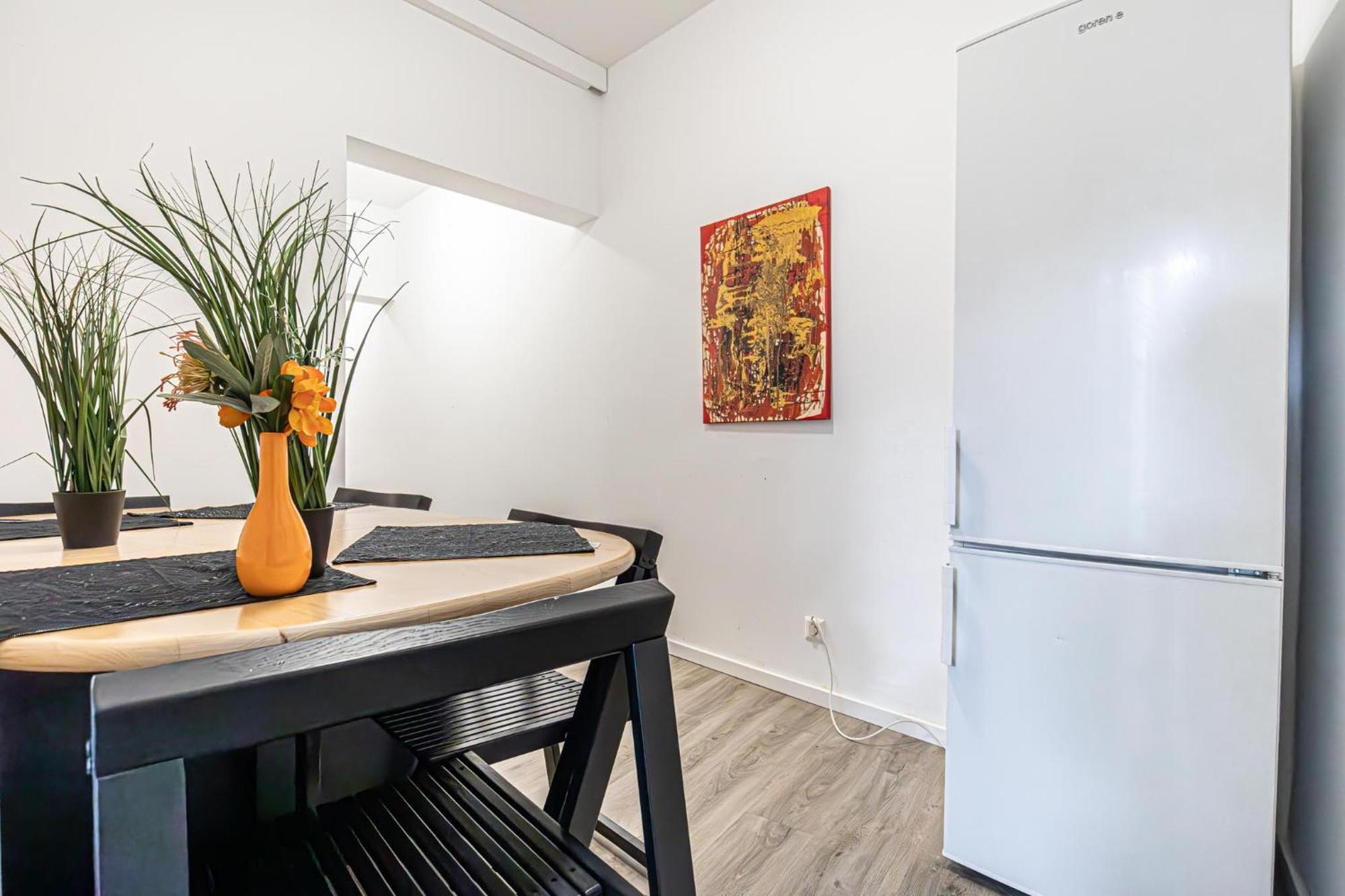 Near Schoenbrunn - Economy In Shared At Meidling Train Station Hostel Wien